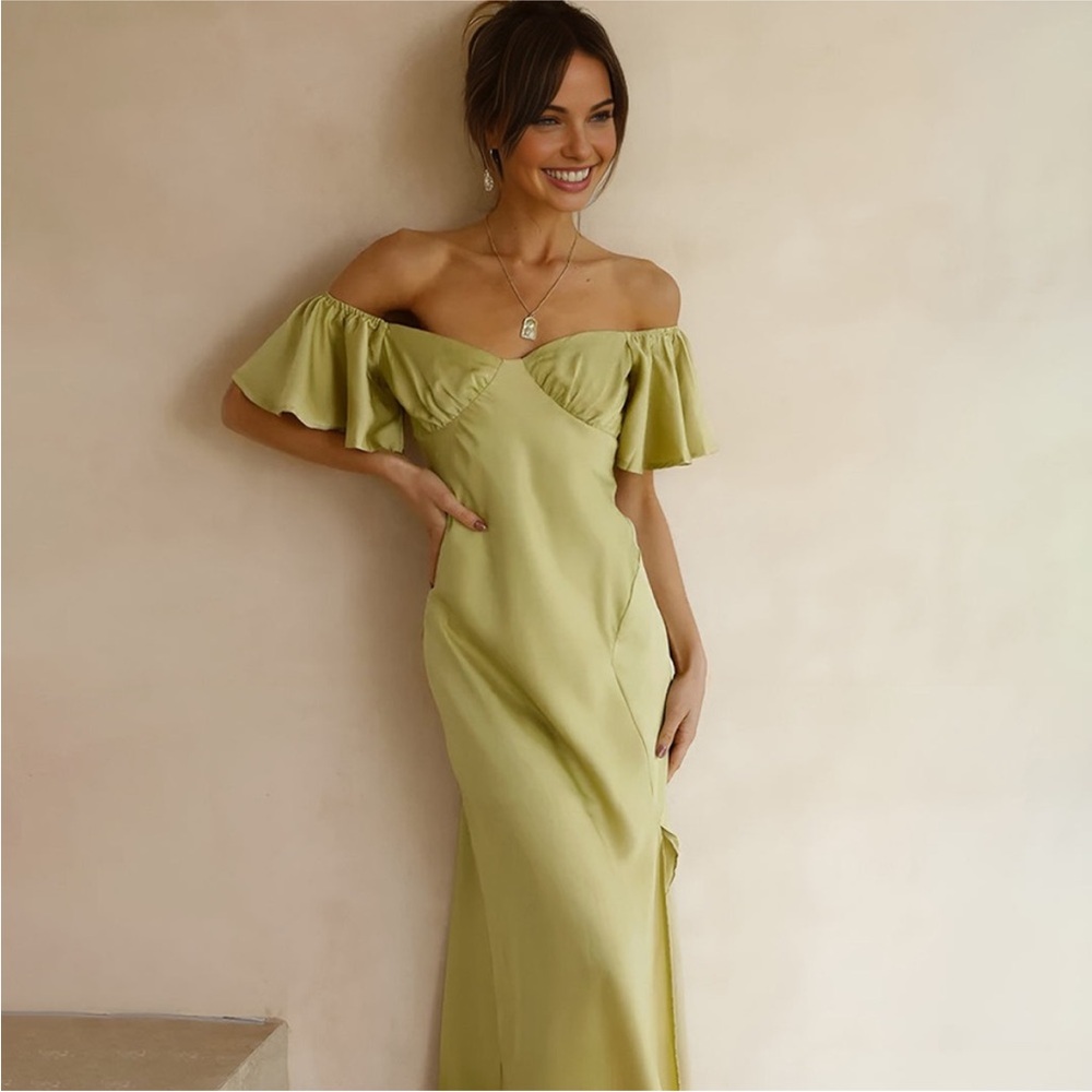 Green off shoulder flutter sleeve midi dress